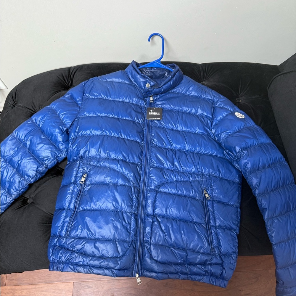 Men’s blue moncler size 5